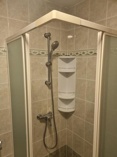Greenview Apartment with Parking