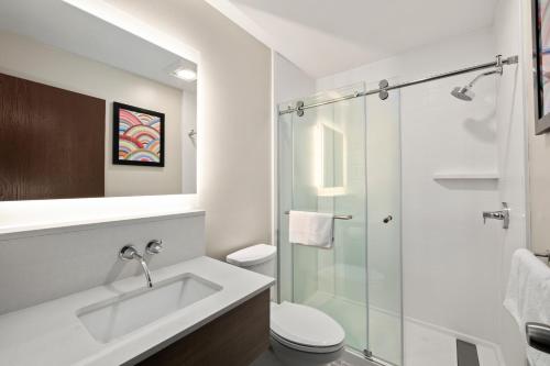 The Elmwood – Photos 2