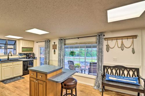 Gallery image of Cozy Higden Retreat - Near Greers Ferry Lake! in Fairfield Bay