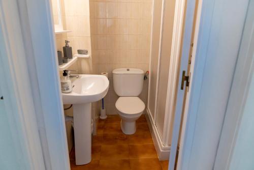 A bathroom at Apartamento Menorca Arenal d'en Castell