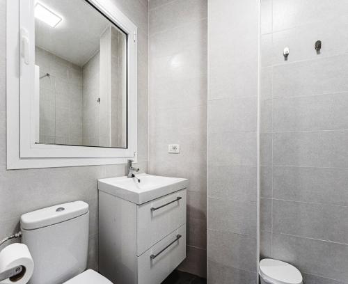 Ένα μπάνιο στο Apartamento Cascabela