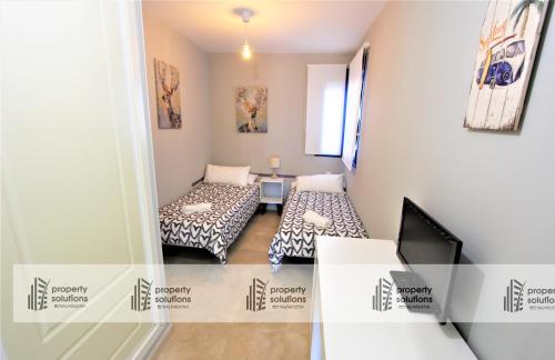 Los Patos II Apartamentos - A 300 m de playa - Piscina - PARKING GRATIS - EXCELENTE CONEXION WIFI