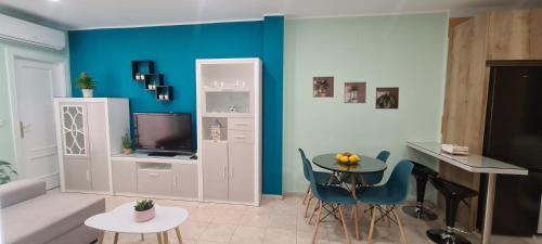 Adrian y Vanessa 2 VFT/JA/00556