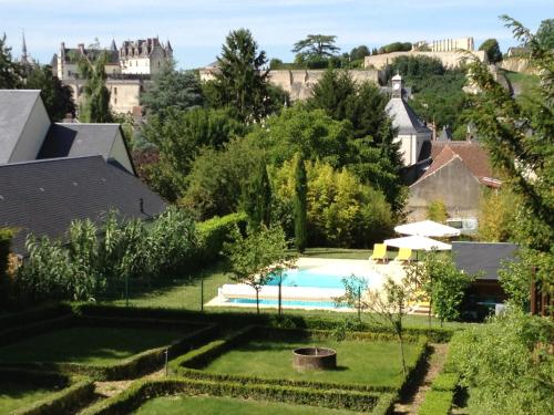 Bazén v ubytování Manoir Du Parc (Adults only) nebo v jeho okolí