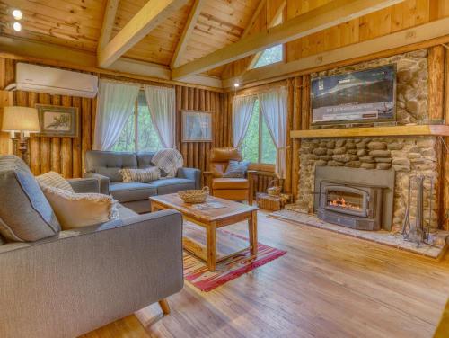 Storybrooks Cabin – Photos 2