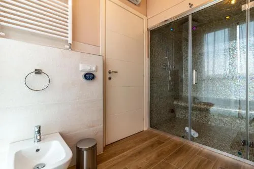 4 Star Suite SPA - Self Check-In photo 132