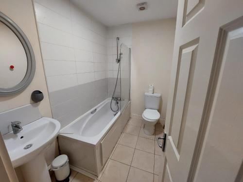 Kúpeľňa v ubytovaní D13 Self Catering TownHouse