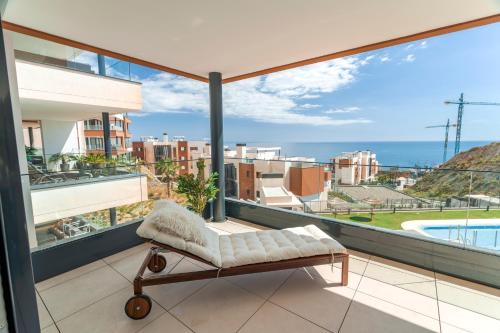 Vista de la piscina de Impresionante apartamento moderno de 4 habitaciones junto a la playa o alrededores