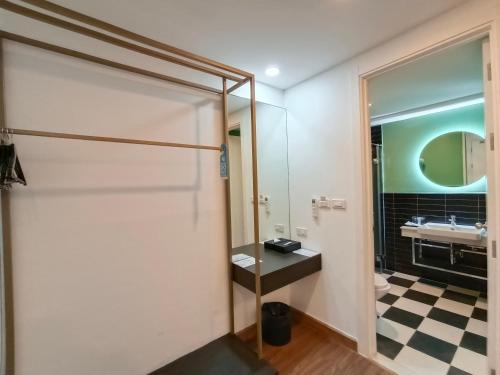 A bathroom at VIVA LA VIDA HOTEL