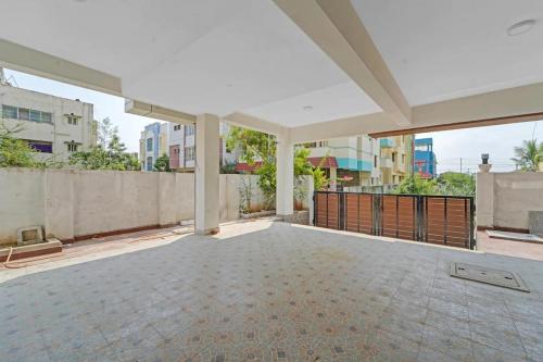 Balkón nebo terasa v ubytování FabHotel Pavis Inn