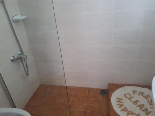 Ένα μπάνιο στο Casa Mo