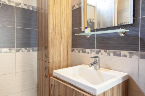 Gallery image of Dolunay Apart Hotel in Cıralı