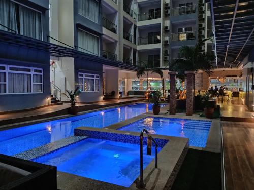 Swimming pool sa o malapit sa La Grande Residence- Grand Studio