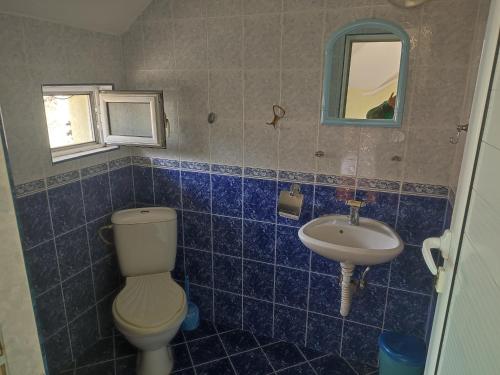 Bathroom sa Хотелски Комплекс Авалон