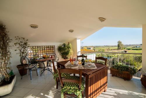 Gallery image of EUCALIPTO, splendido con terrazza panoramica sulla campagna versiliese in Massarosa