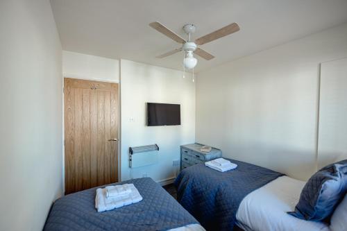 صورة لـ Two Bed Apartment Bowness-On-Windermere 2022Refurb في باونيس أون وينديرمير