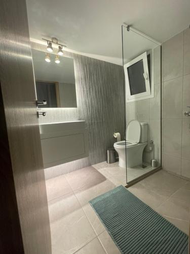 A bathroom at Optimal Point