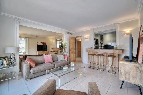 Upstays - 2 Br - Air conditioning - Wifi