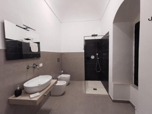 Koupelna v ubytování Hercules Suites