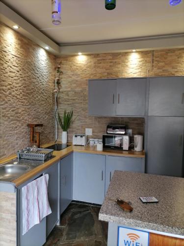 Køkken eller tekøkken på Adirondack Inn