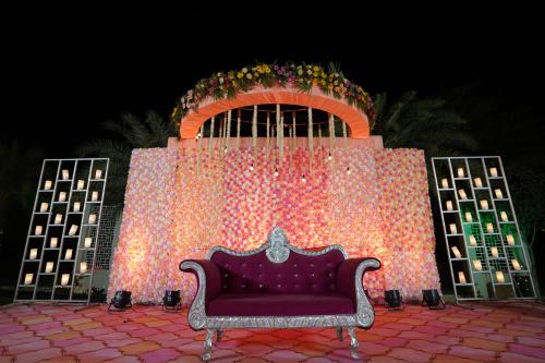 Posezení v ubytování Stardom Resort Jaipur