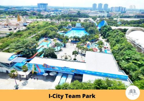 Kolam renang di atau dekat dengan Sri Rasa Homestay @ I-City, I-Soho Shah Alam