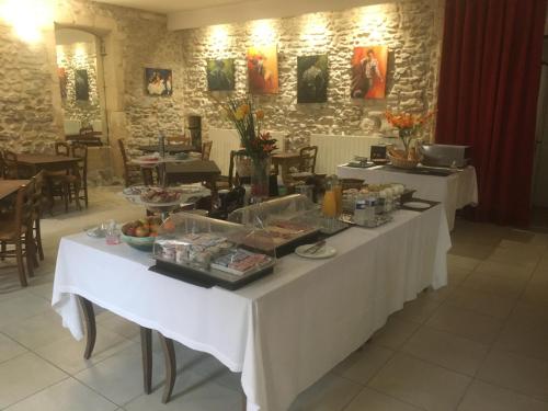 Gallery image of Hostellerie De La Source in Arles