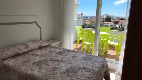 Chalet con piscina comunitaria y vistas al castillo en Peñiscola-3 terrazas-WIFI-parking