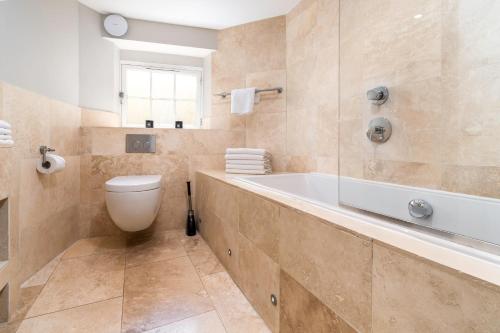 Ένα μπάνιο στο Bath Circle Camden Lodge House