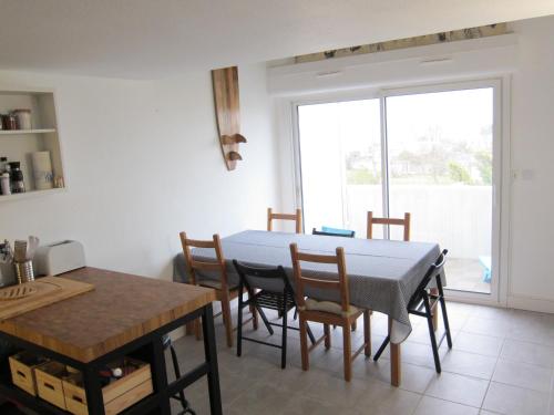 Photo de la galerie de l'établissement Duplex terrasse vue mer accès plage et piscine..., à Frontignan