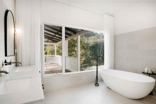 Bilik mandi di Ampersand Estates