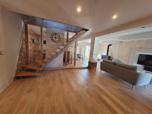 Photo de la galerie de l'établissement L'inattendu, jolie maison briarde avec jacuzzi, à Chenoise