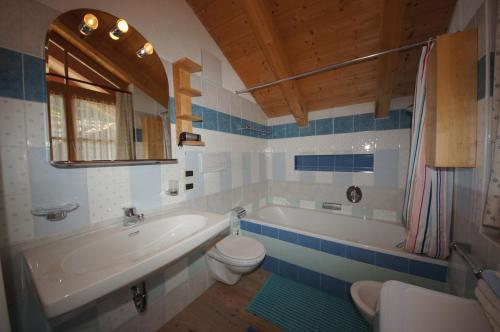 Kylpyhuone majoituspaikassa Apartments Nevada