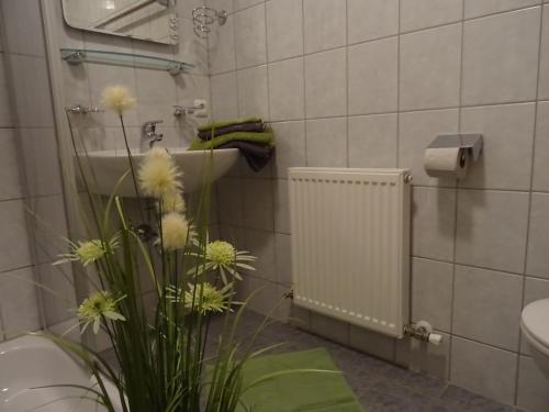 Ett badrum på Ferienwohnungen Niederacher
