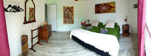 Giường trong phòng chung tại B&B Casa Rubí