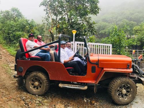 Clientes alojados en Shisiram-Italian Luxury cottage Tabor Hills Resort