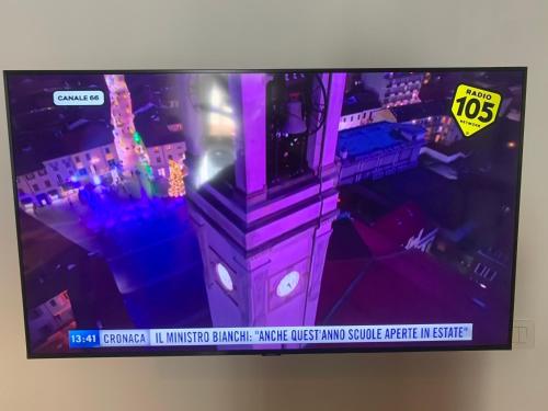Televiisor ja/või meelelahutuskeskus majutusasutuses Bibike
