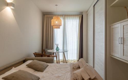Una cama o camas en una habitación de Vistamare Suite