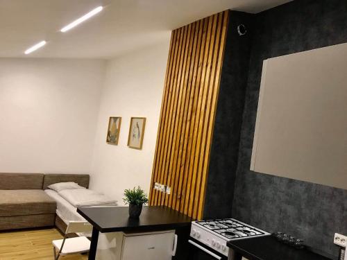 Ruang duduk di Komfort apartman