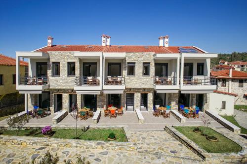 Liotrivi Houses at Old Nikiti