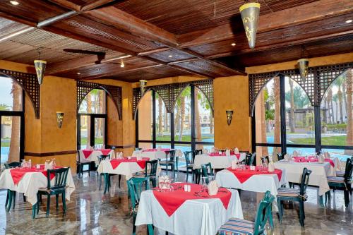 Restaurant ou autre lieu de restauration dans l'établissement Pickalbatros Sands Port Ghalib