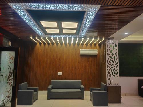 Udiksh Hotel and Restaurants – Photos 3