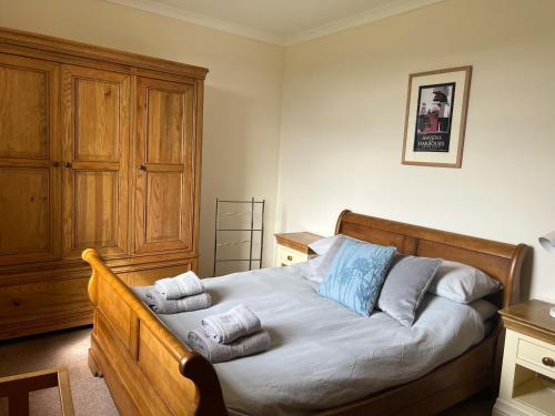 Posteľ alebo postele v izbe v ubytovaní Hillside Cottage