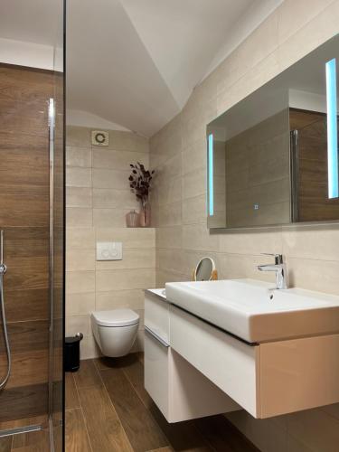 Kupatilo u objektu Maj Premium Apartment 4 Sterne - neu renoviert