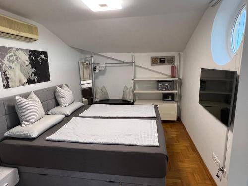 Krevet ili kreveti u jedinici u okviru objekta Maj Premium Apartment 4 Sterne - neu renoviert