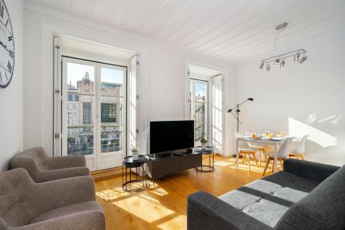 WHome Restauradores Deluxe w/ Elevator & AC perfect for Families & Friends