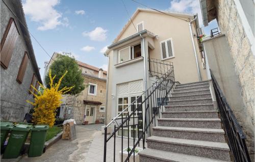 Lovely Apartment In Sinj With Wifi