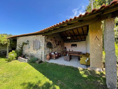 Casa de Vilar de Rei - Refúgio no Minho com piscina