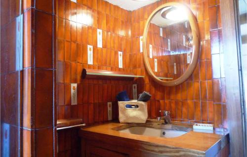 Et badeværelse på Beautiful Home In Tossa De Mar With Kitchen
