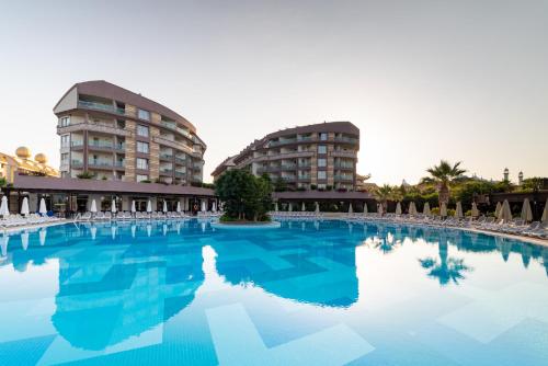 Der Swimmingpool an oder in der Nähe von Seamelia Beach Resort Hotel & SPA